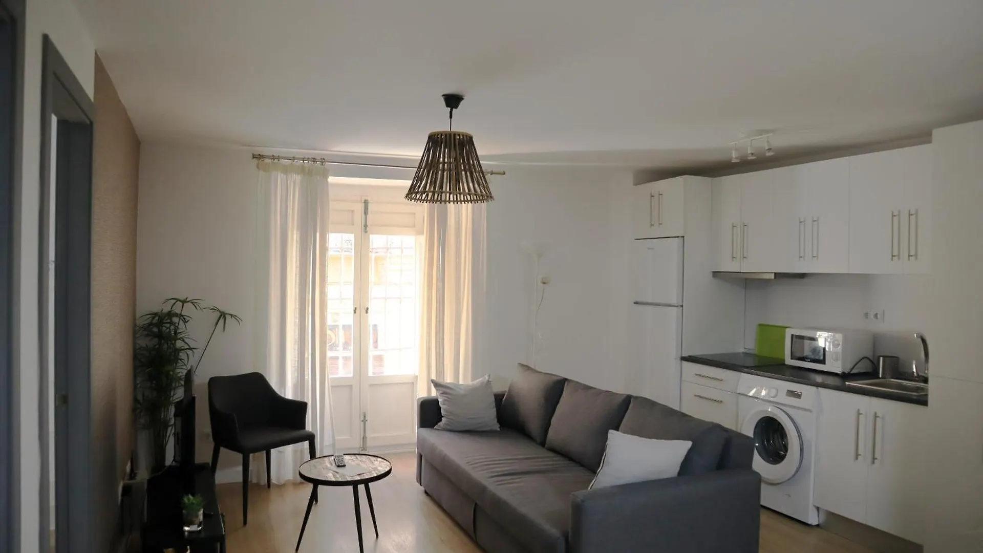 Merced10 1A Malaga Apartment
